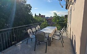 Apartment Tome